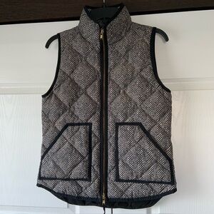 J. Crew Herringbone Quilted Black & Cream Puffer Vest, Sleeveless size X-Small
